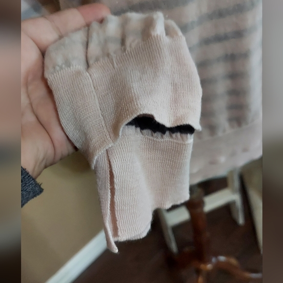 CLEARANCE!!! Tory Burch Layered Striped Pink & Black Sweater Size Medium - Picture 3 of 11